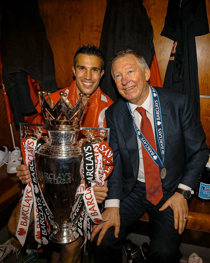 瑞典碾压曼联，范佩西制霸全场的简单介绍