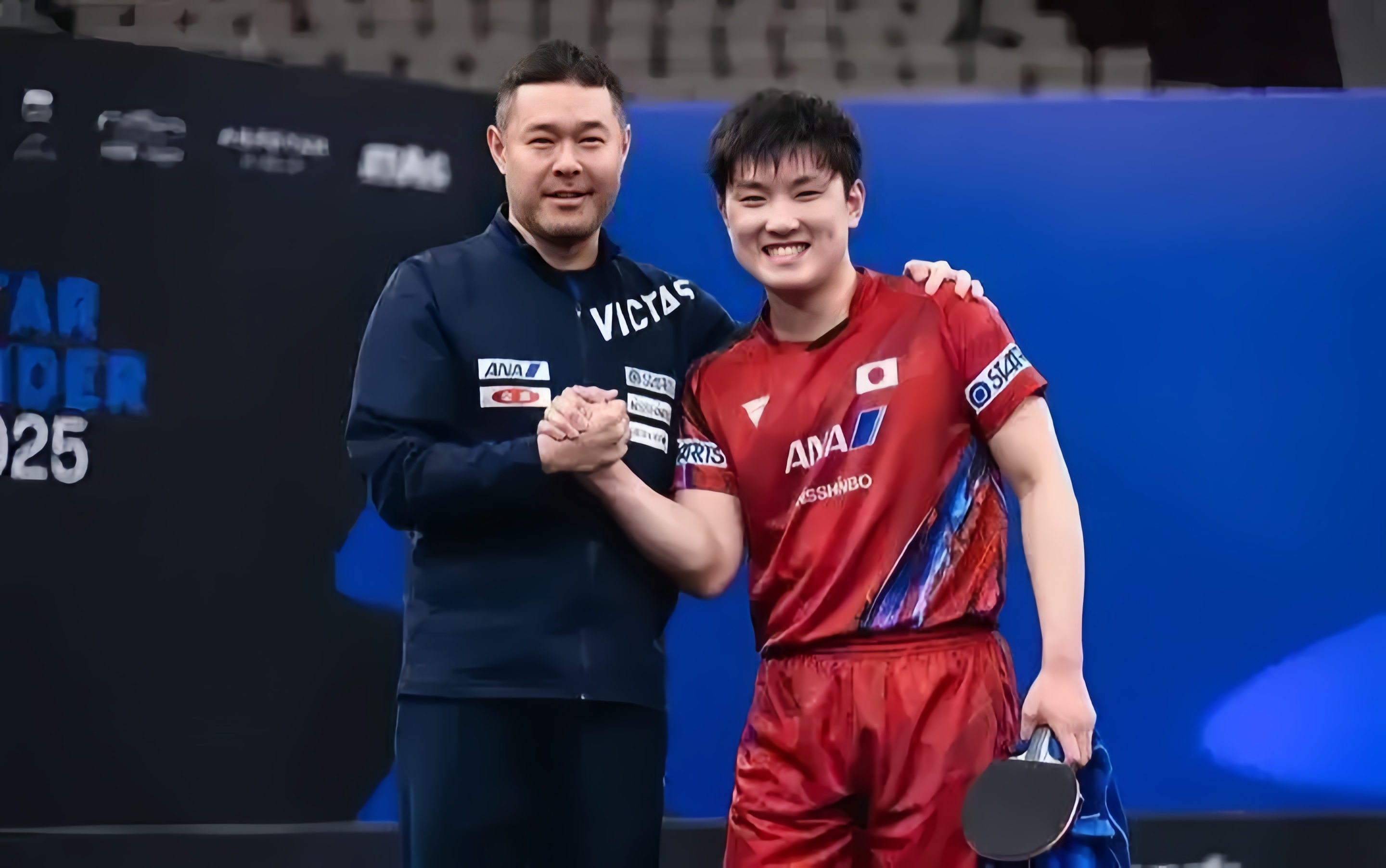 日本乒乓球队翻盘法国乒乓球队，张本智和爆发神勇的简单介绍